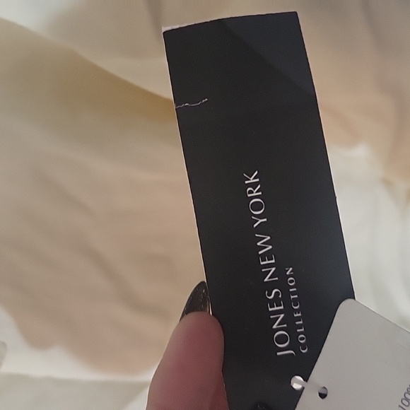 JONES NEW YORK COLLECTION Women's Button-Down Dress Shirt Size 16 Cream - Picture 6 of 10